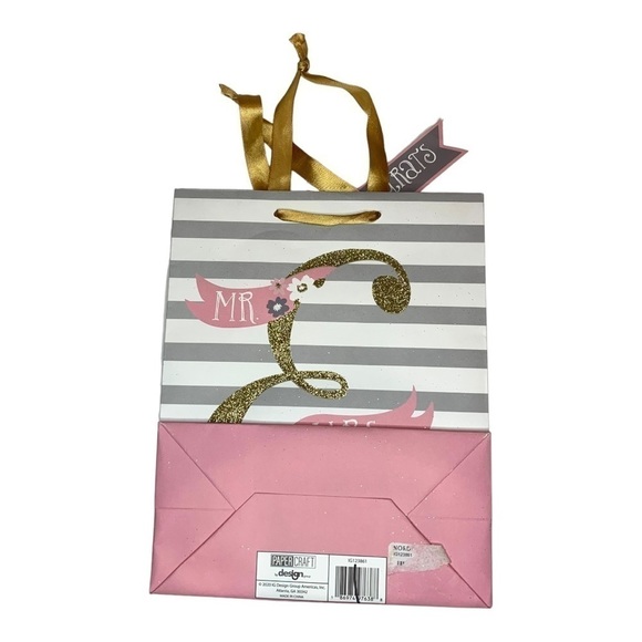 MR And Mrs Gift Bags Set of 7 - Picture 3 of 3